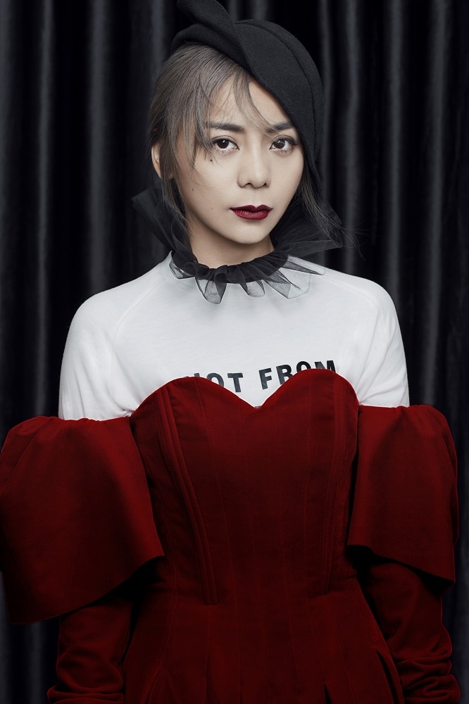 组图金玟岐全新ep偶像首发写真挑战暗黑风
