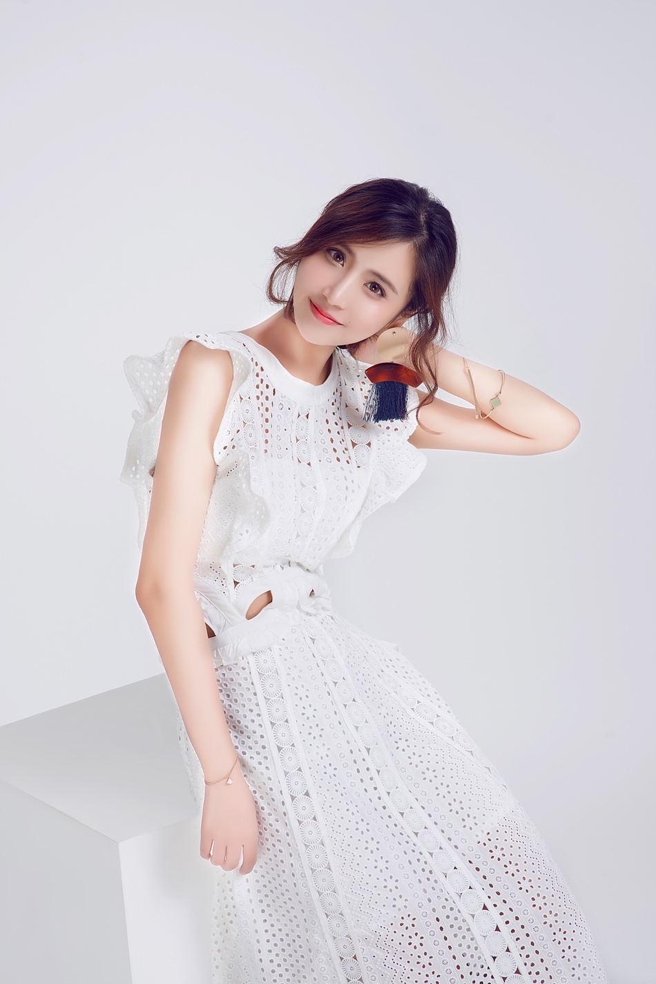 29 12:11:55 2 / 6 新浪娱乐讯 陈一发儿献唱