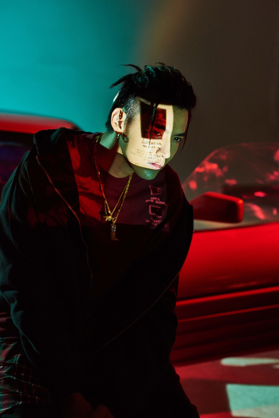 吴亦凡英文单曲《deserve》合作travis scott