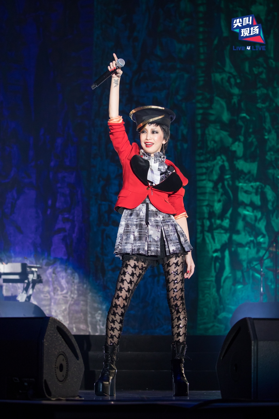 组图:中岛美嘉巡演杭州站圆满落幕 31首经典献歌迷