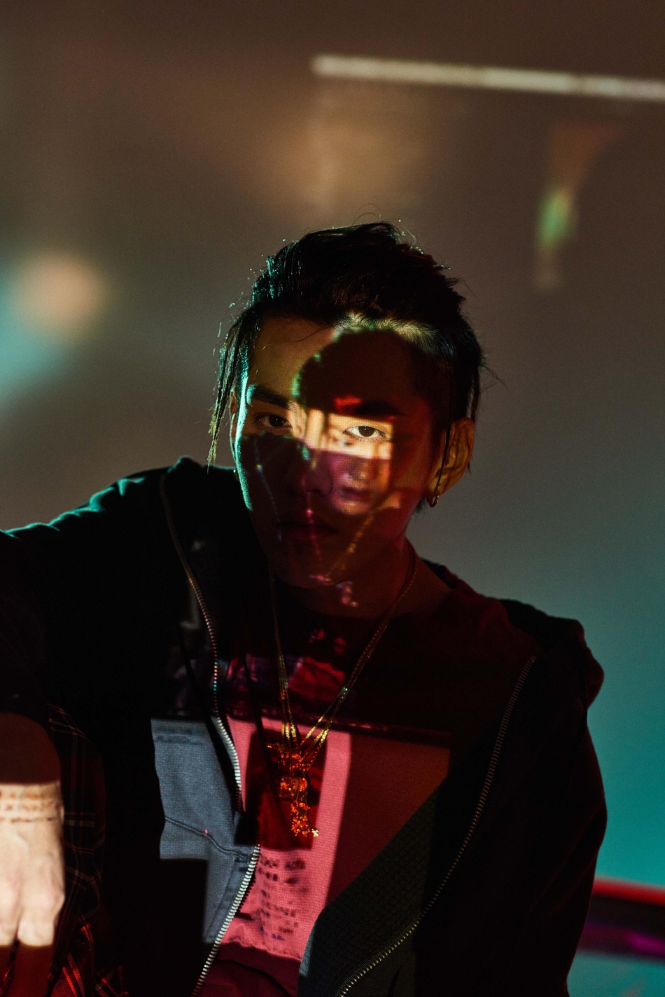 吴亦凡新单曲《deserve》上线 全程参与词曲创作