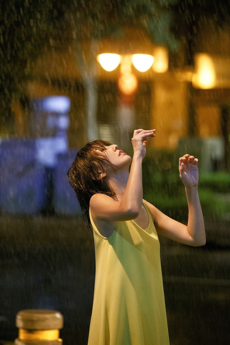 组图:孙燕姿执导《跳舞的梵谷》mv 淋雨跳舞样样来