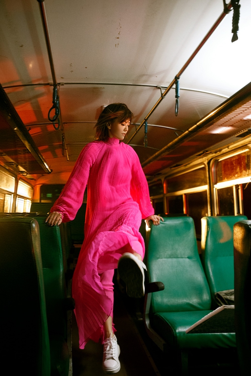 组图:孙燕姿执导《跳舞的梵谷》mv 淋雨跳舞样样来