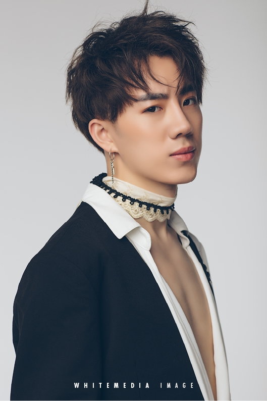 组图:zero-g《fall in gravity》首发 展轻熟与不羁