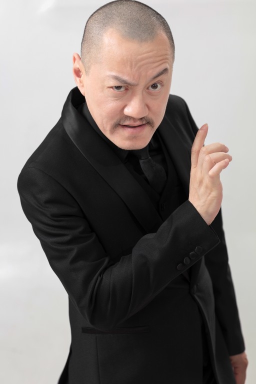 组图:雪村全新写真大片曝光 多变表情上演变脸戏法