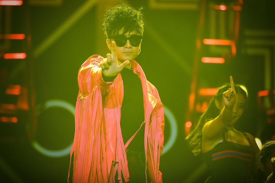 组图:古巨基《我们》巡演广州站落幕 造型多变帅气十足