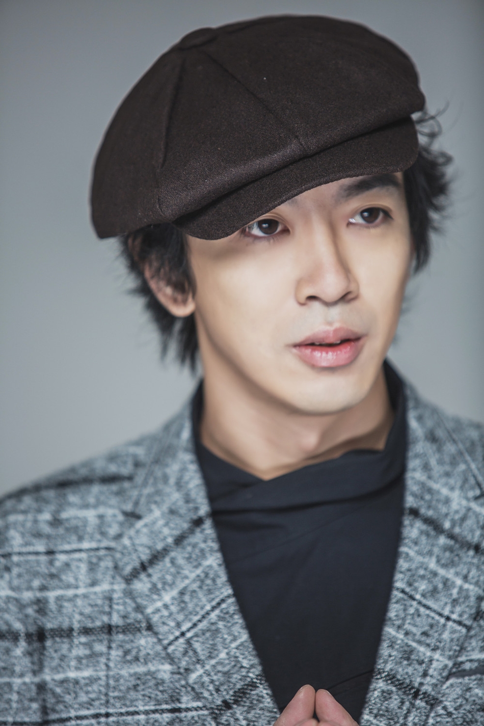 组图:陈乐基杀手锏深秋写真曝光 摇滚青年变西装熟男