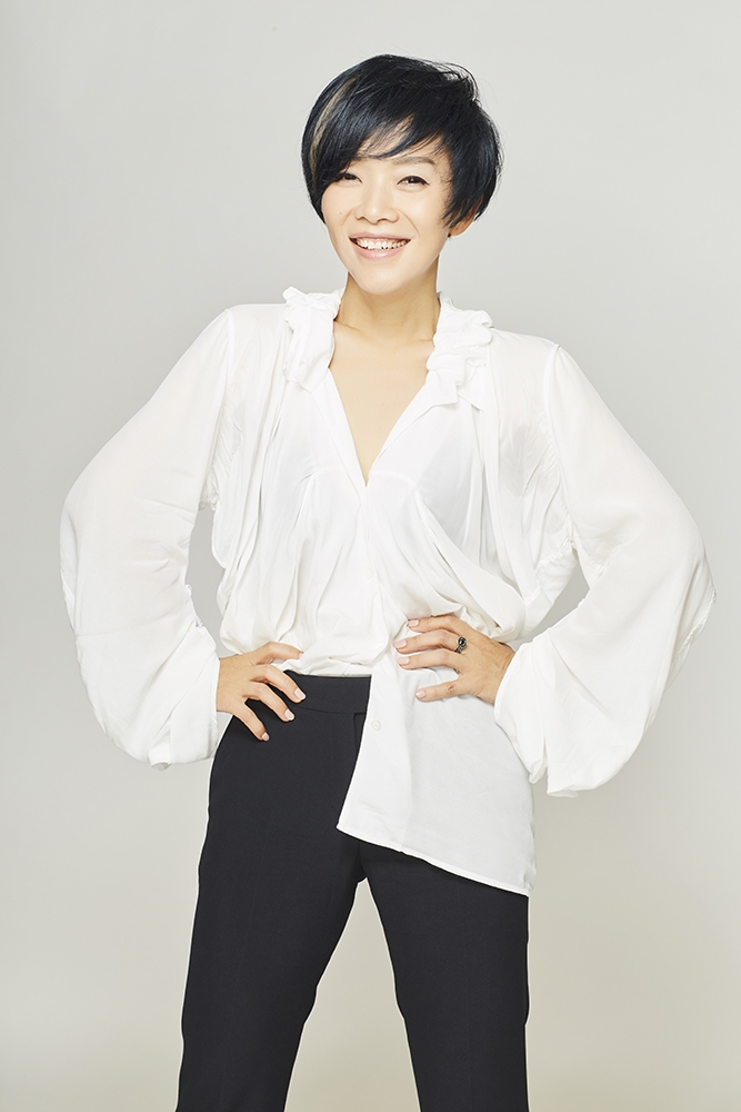 组图:陈明蒙面唱《终身美丽》 新曲《再见的另一面》正式上线