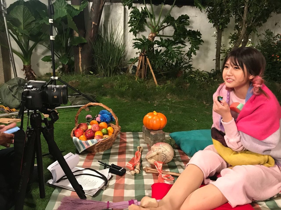 组图:朱主爱《阿娘喂》mv首发 讲述女生减肥极端的故事