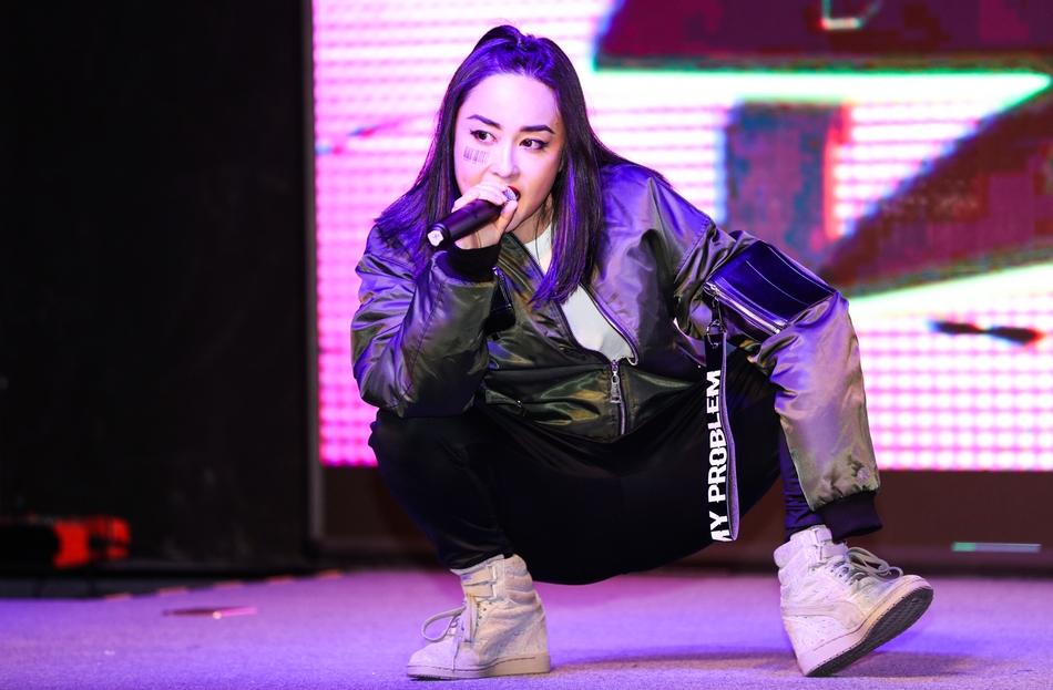 朱莉叶出首张创作专辑自嘲高龄出道