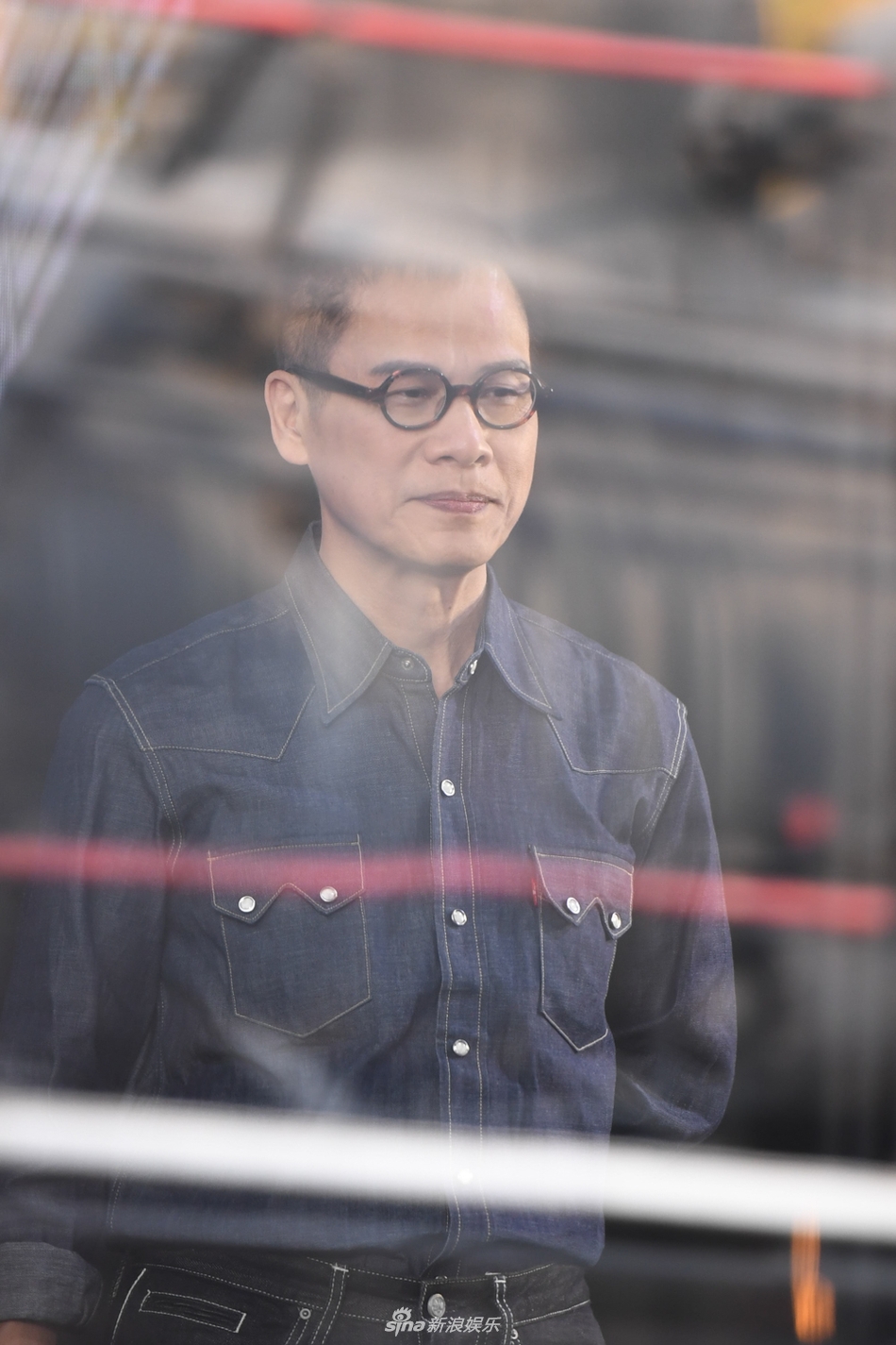 罗大佑召开内地巡演发布会 铁粉变装致敬