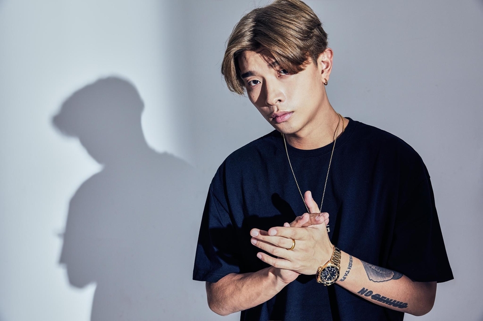 组图:满舒克新曲《做我的猫》上线 诠释都市柔情