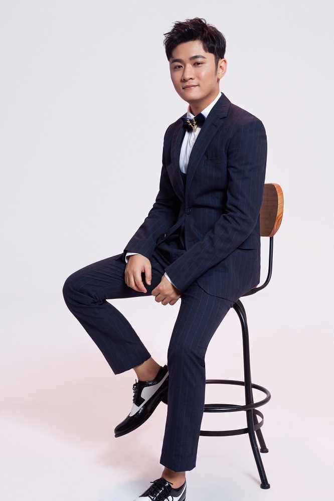 组图:赵小熙新歌《候鸟》上线 曲风欢快轻松