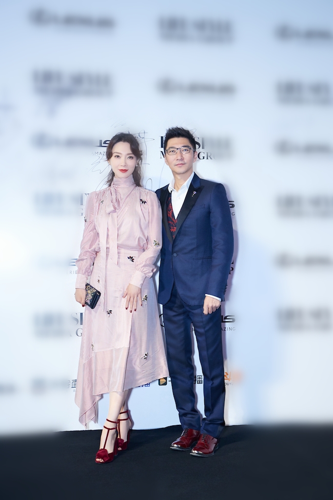 组图赵胤胤陈数出席时尚活动夫妻忙里相聚
