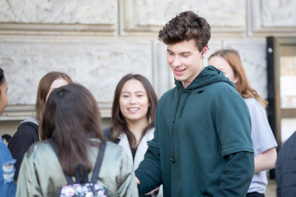 组图:萌德现身德国柏林街头 一身运动装舒适帅气