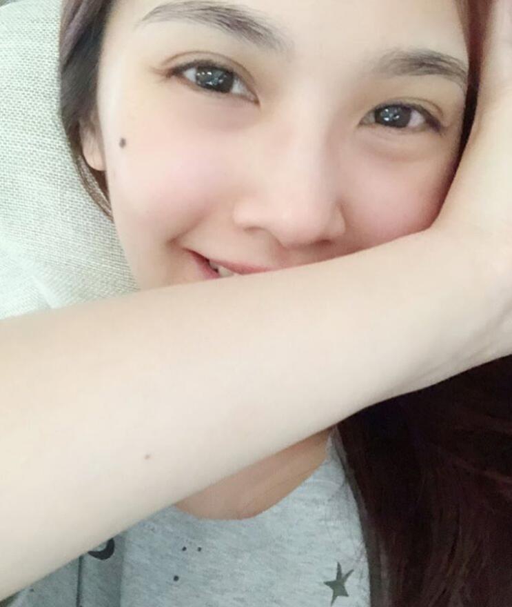 组图:杨丞琳式自拍了解一下!热衷四宫格表情丰富古灵精怪