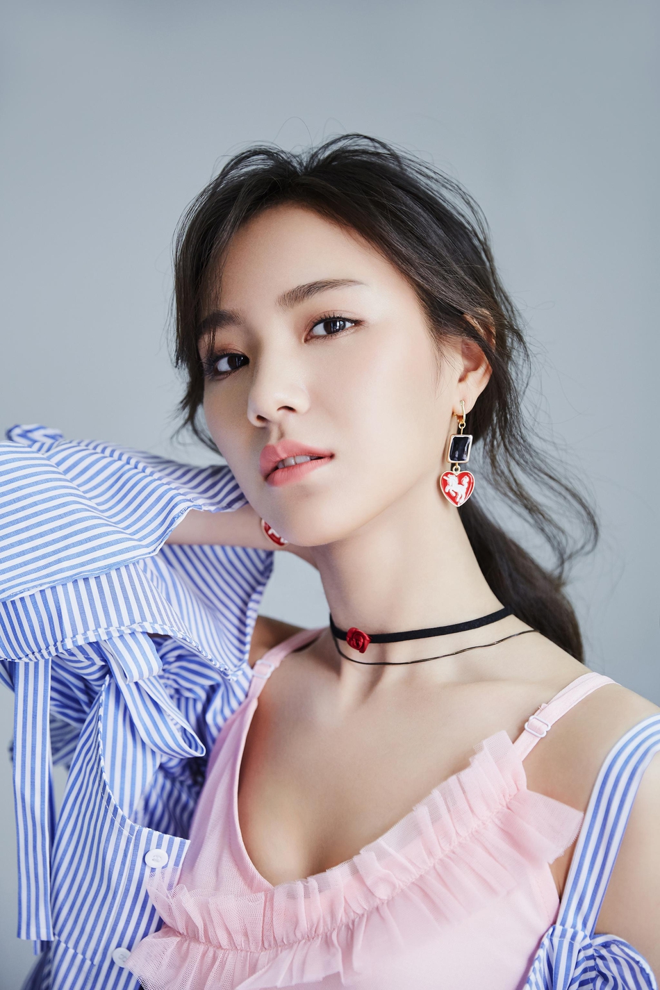 组图:gnz48唐莉佳帅气写真曝光 造型干练上演"霸道总裁"范