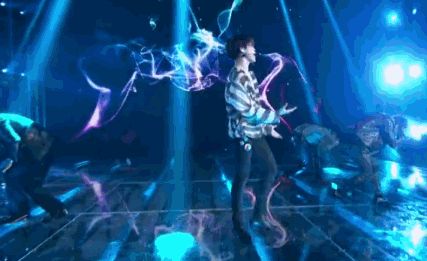 防弹少年团《fake love》表演舞台