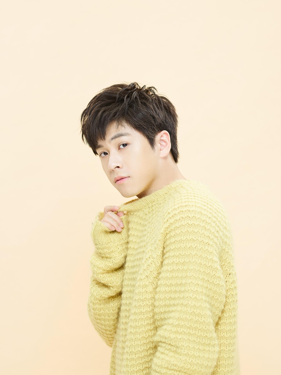 组图:武艺最新写真曝光 与天娱8年合约即将到期