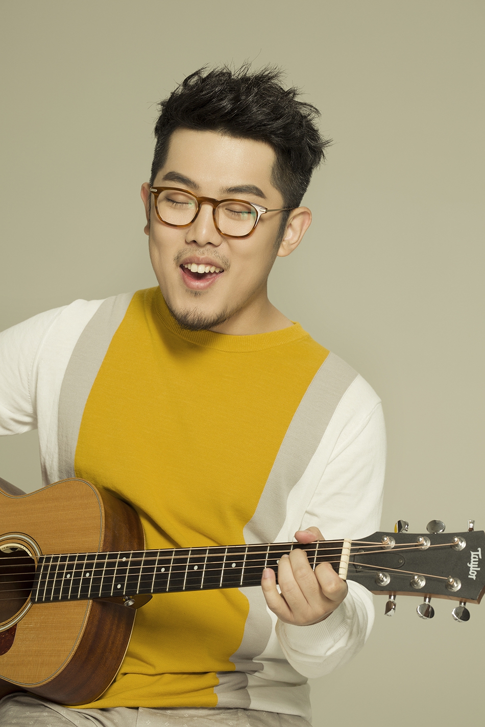 组图:何佳乐全新原创专辑《十万个自己》上线