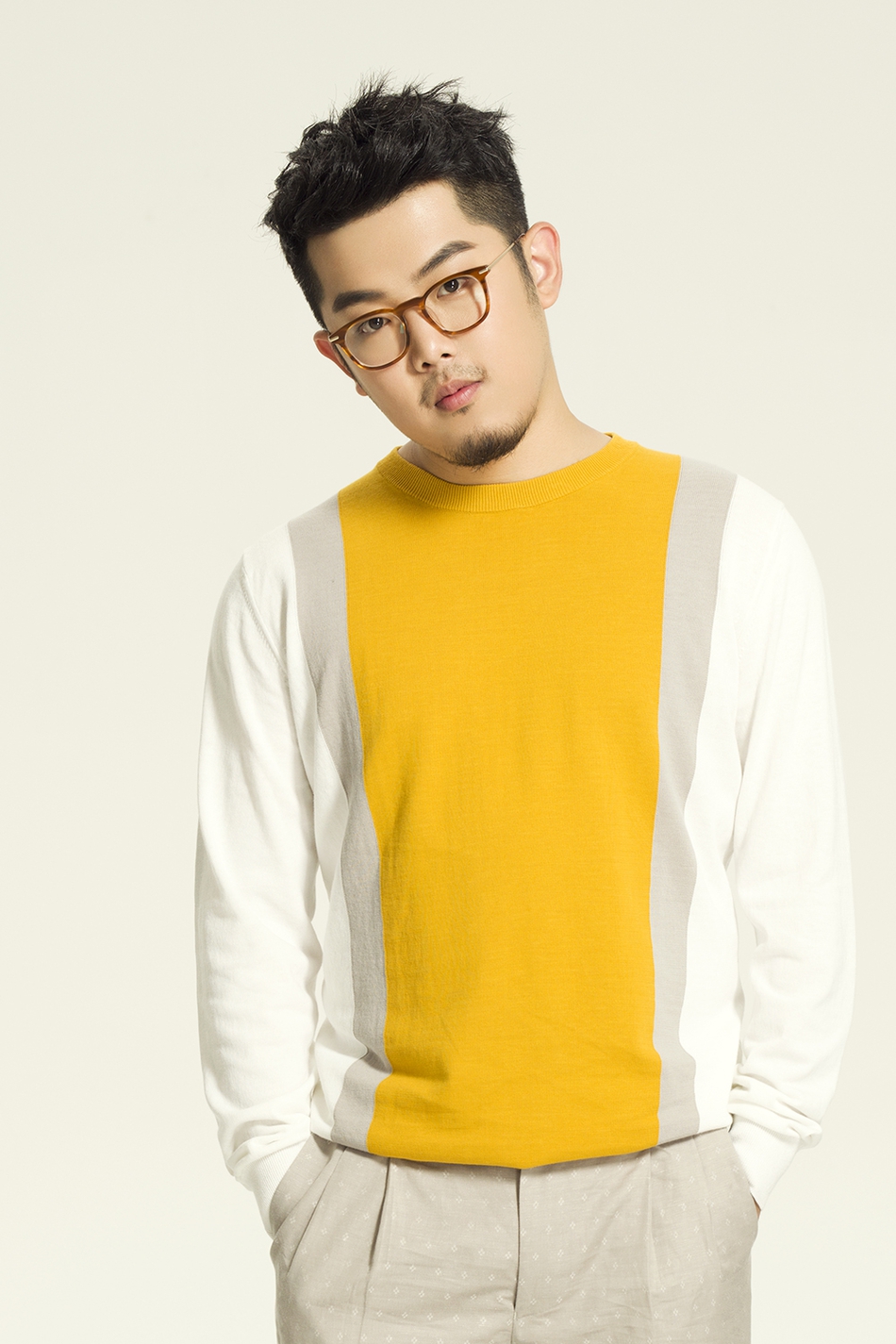 组图:何佳乐全新原创专辑《十万个自己》上线