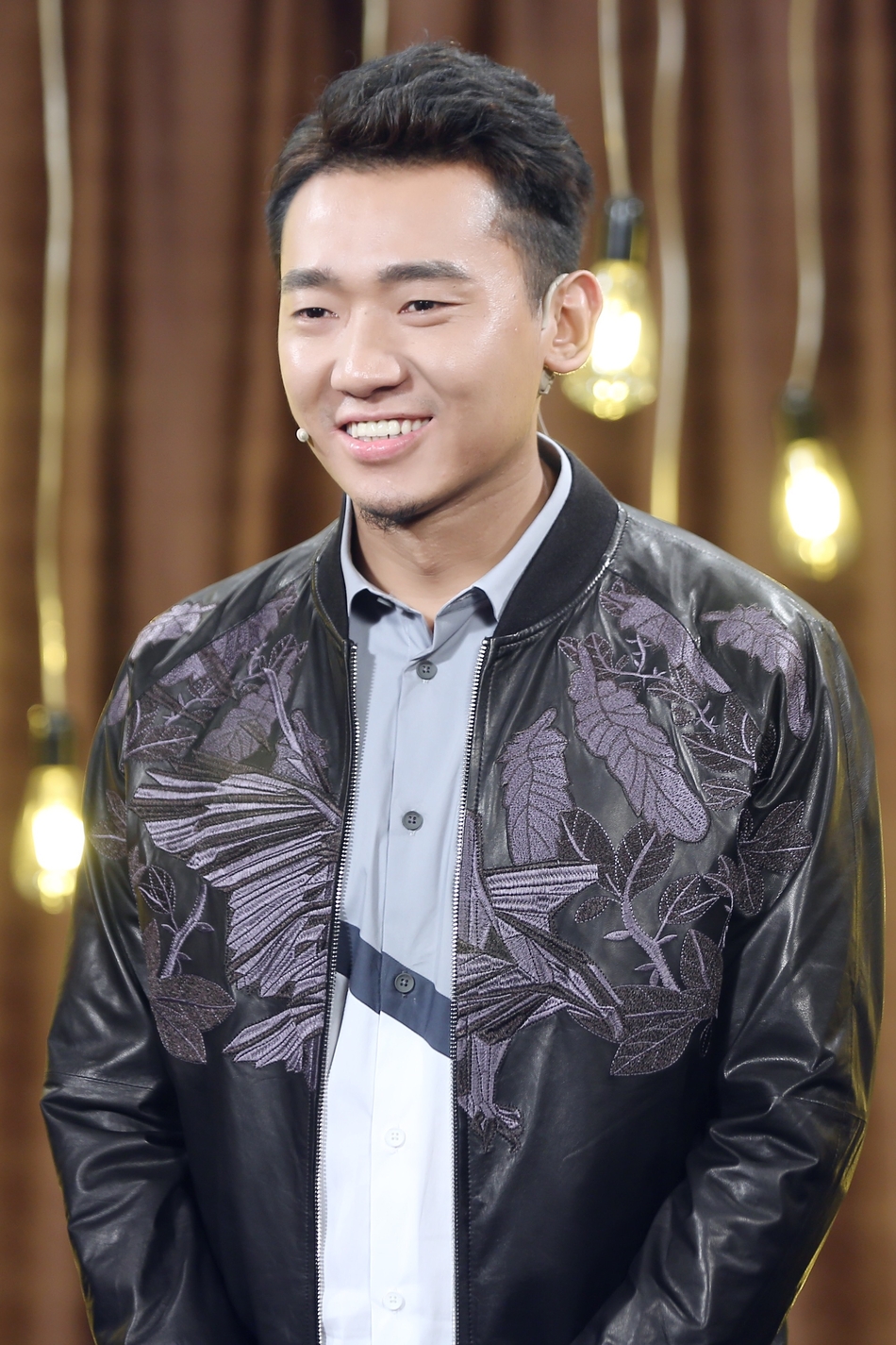 组图:扎西平措演唱《春》获《直通春晚》邀请卡_高清图集_新浪网