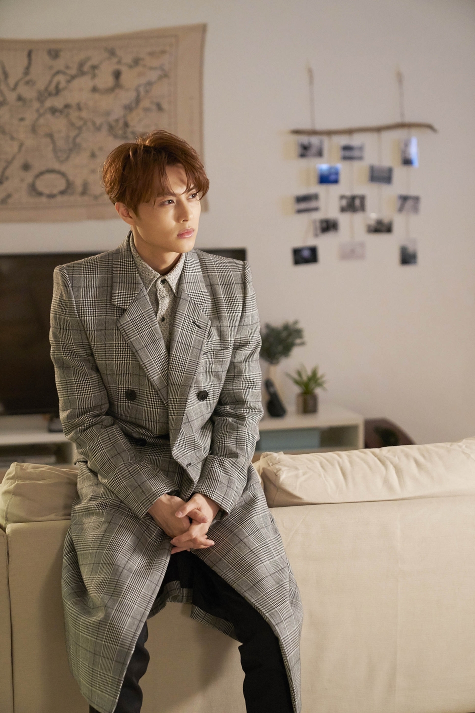 组图:邱胜翊《我怎么可能与你无关》mv演绎情侣间的温暖