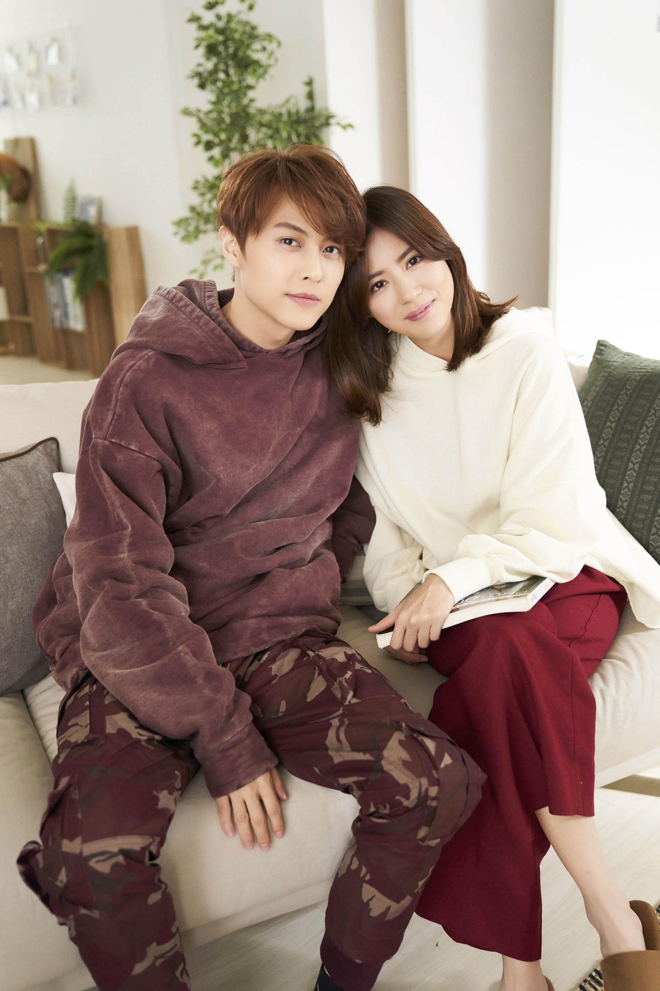 组图:邱胜翊《我怎么可能与你无关》mv演绎情侣间的温暖