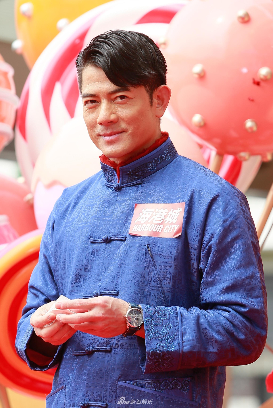 组图:郭富城出席活动气色好 二胎盼儿子凑好字
