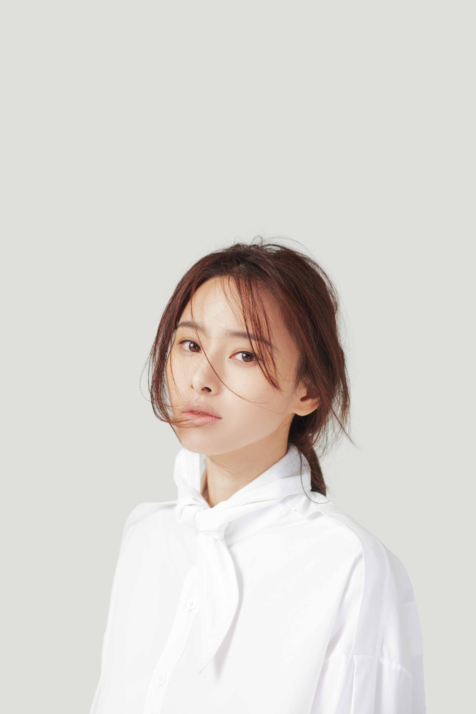 组图:陈牧耶新专辑《我们太过年轻还不懂爱情》上线