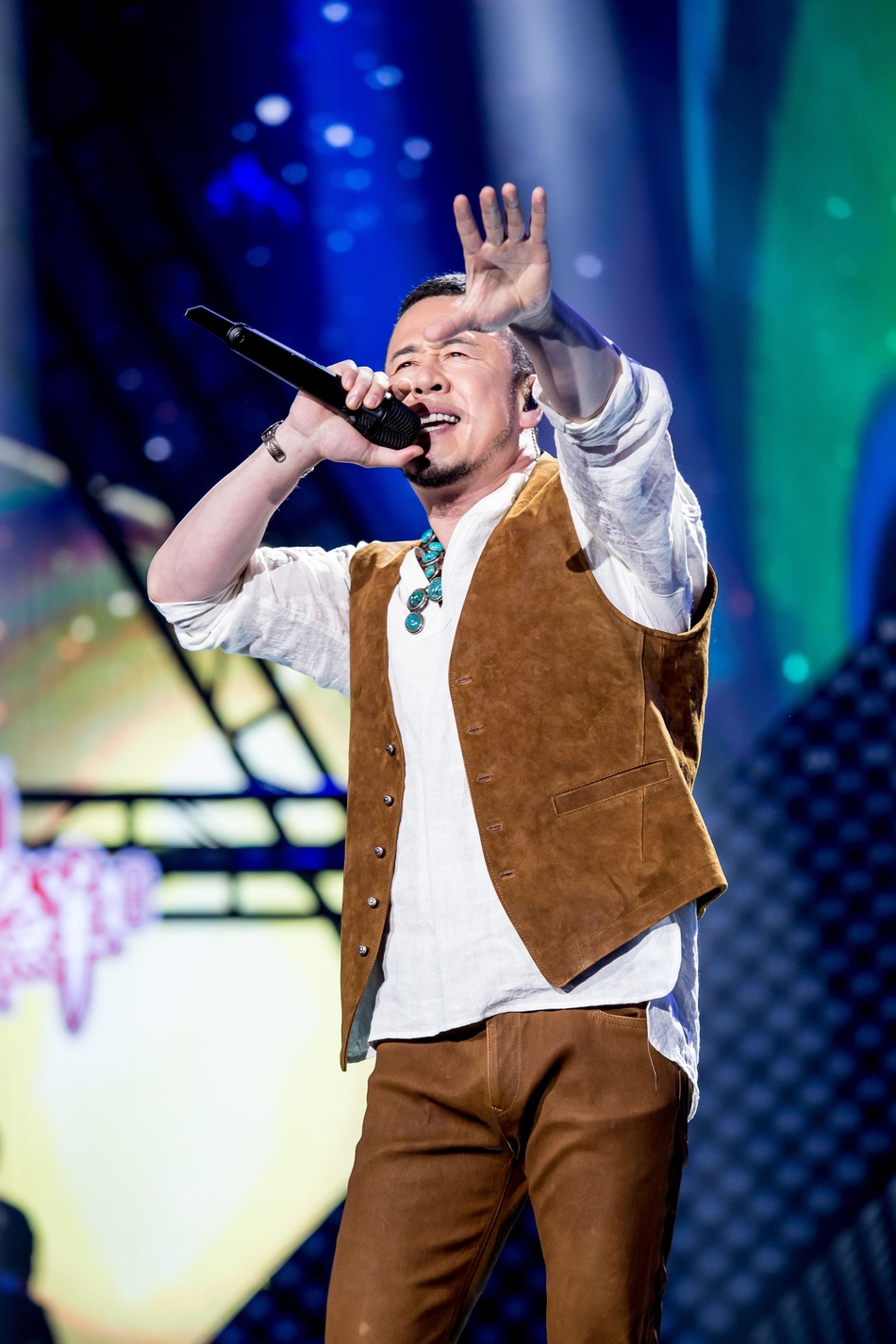 组图:杨坤唱摇滚版《聪明的一休》 高票数获五场连胜