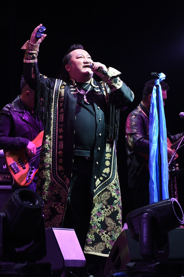 组图:杭盖乐队新专辑北京首发 《故乡》唱响草原之音_高清图集_新浪网