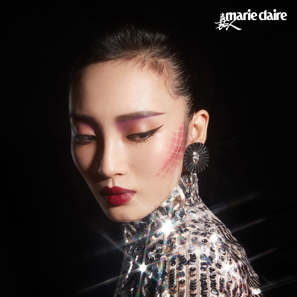 组图:王紫璇还原梅艳芳林忆莲李玟经典造型 致敬天后风情万种