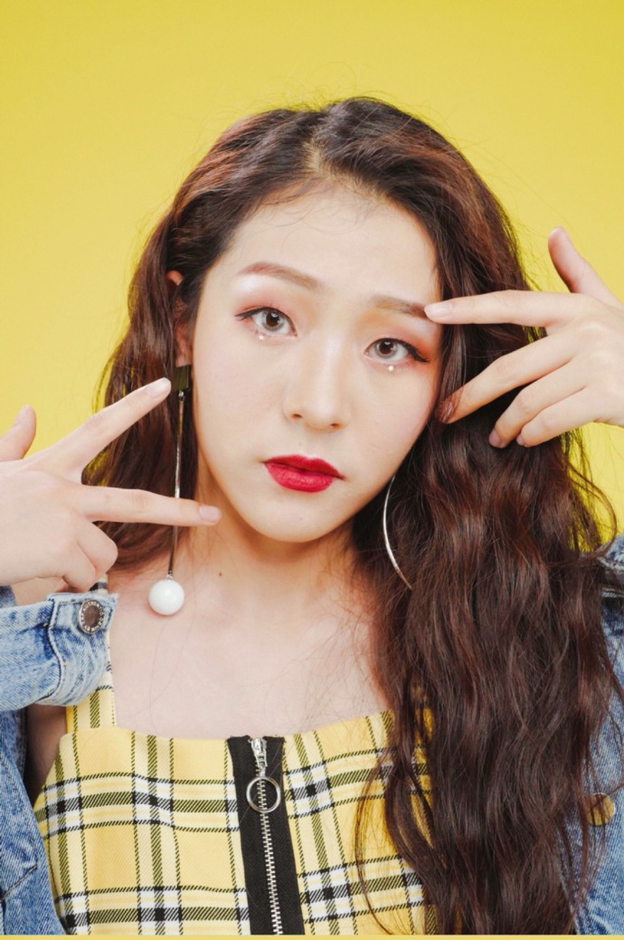 组图:cindy的腰超细!3unshine曝光最新夏日写真造型潮