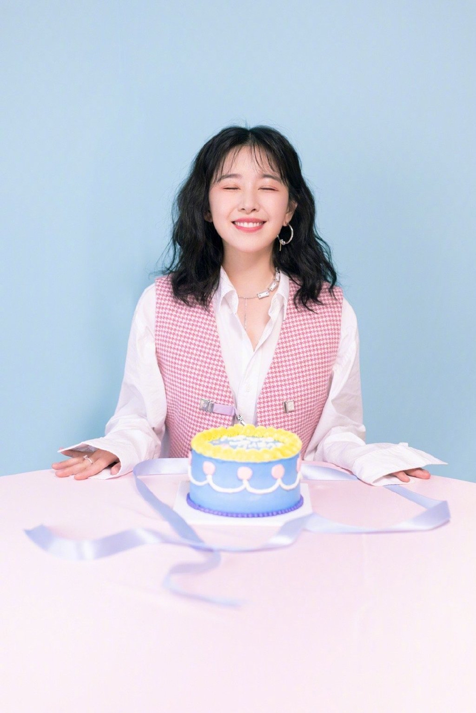 组图:阚清子生日大片释出 签约天浩开启新篇章