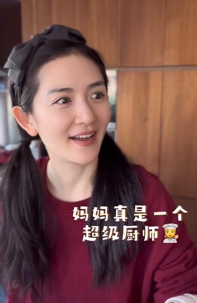 组图：谢娜下厨为女儿烤饼干 首曝怀二胎时患妊娠糖尿病