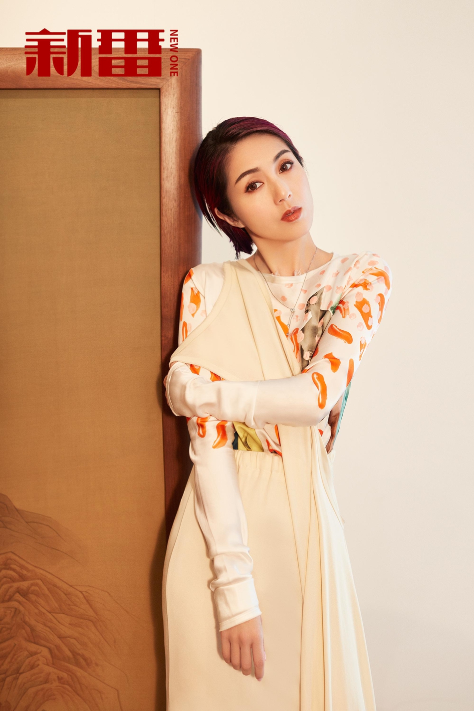 组图:杨千嬅时尚大片曝光 百变烈女也有柔情一面