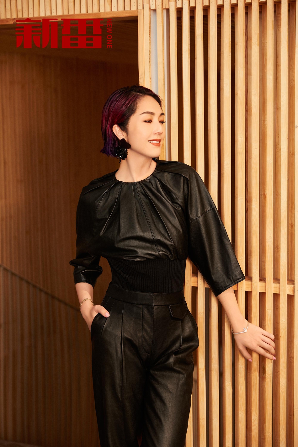 组图:杨千嬅时尚大片曝光 百变烈女也有柔情一面