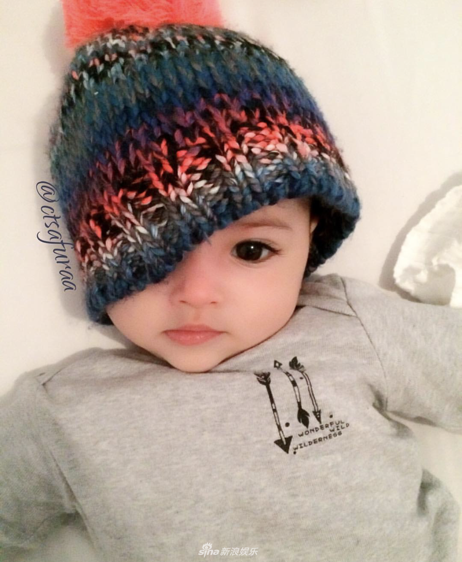 组图:出生自带美瞳效果!瑞典宝宝大眼乖萌走红_高清图集_新浪网