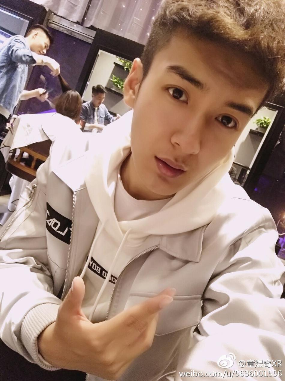 艺考帅哥获三校播音专业第一 想看他播新闻吗?