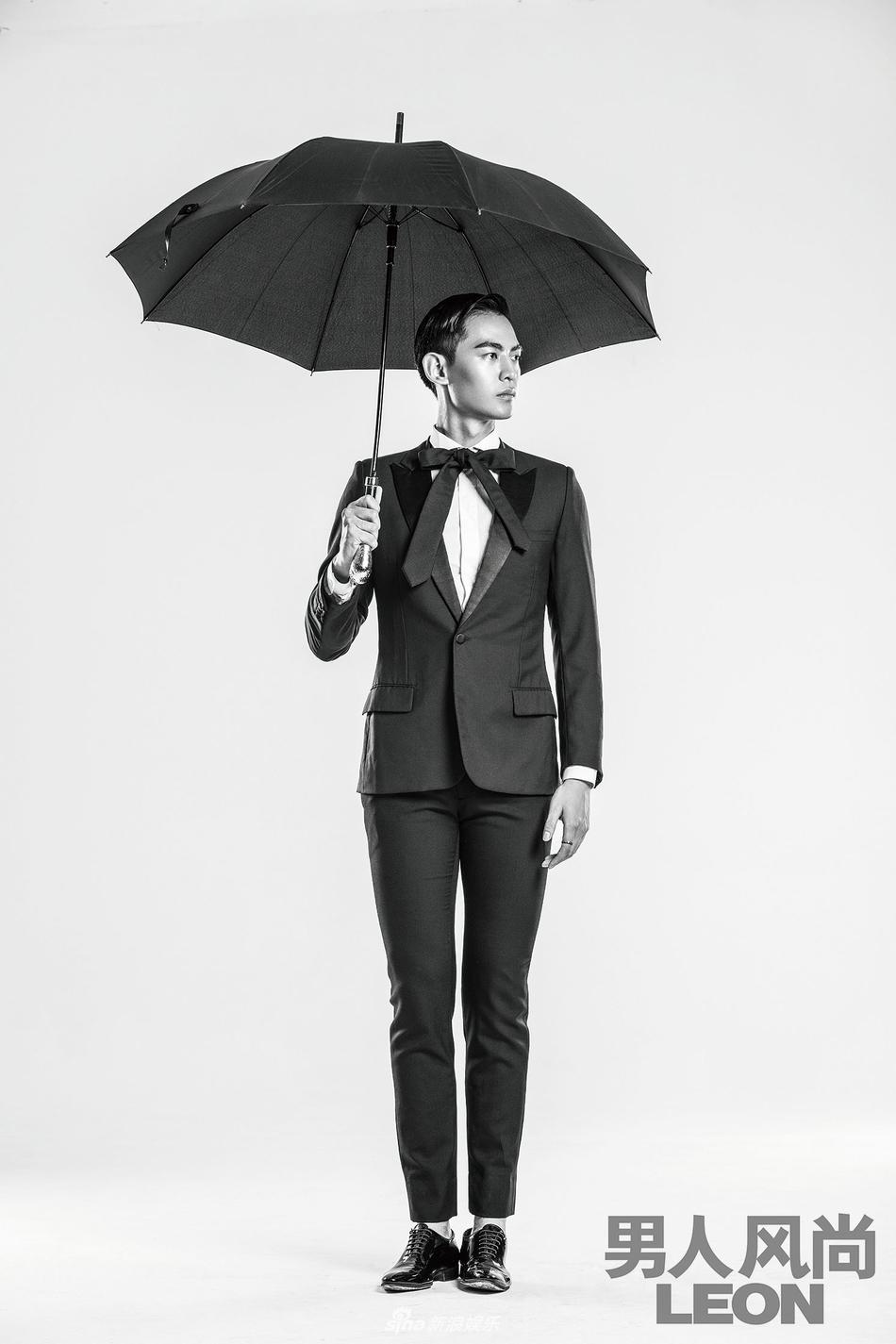 唐晓天西装大片曝光 花式演绎摩登绅士