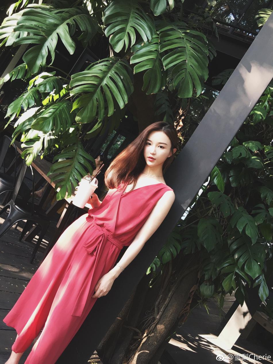 思聪前女友雪梨雪肌无暇 清纯欲滴