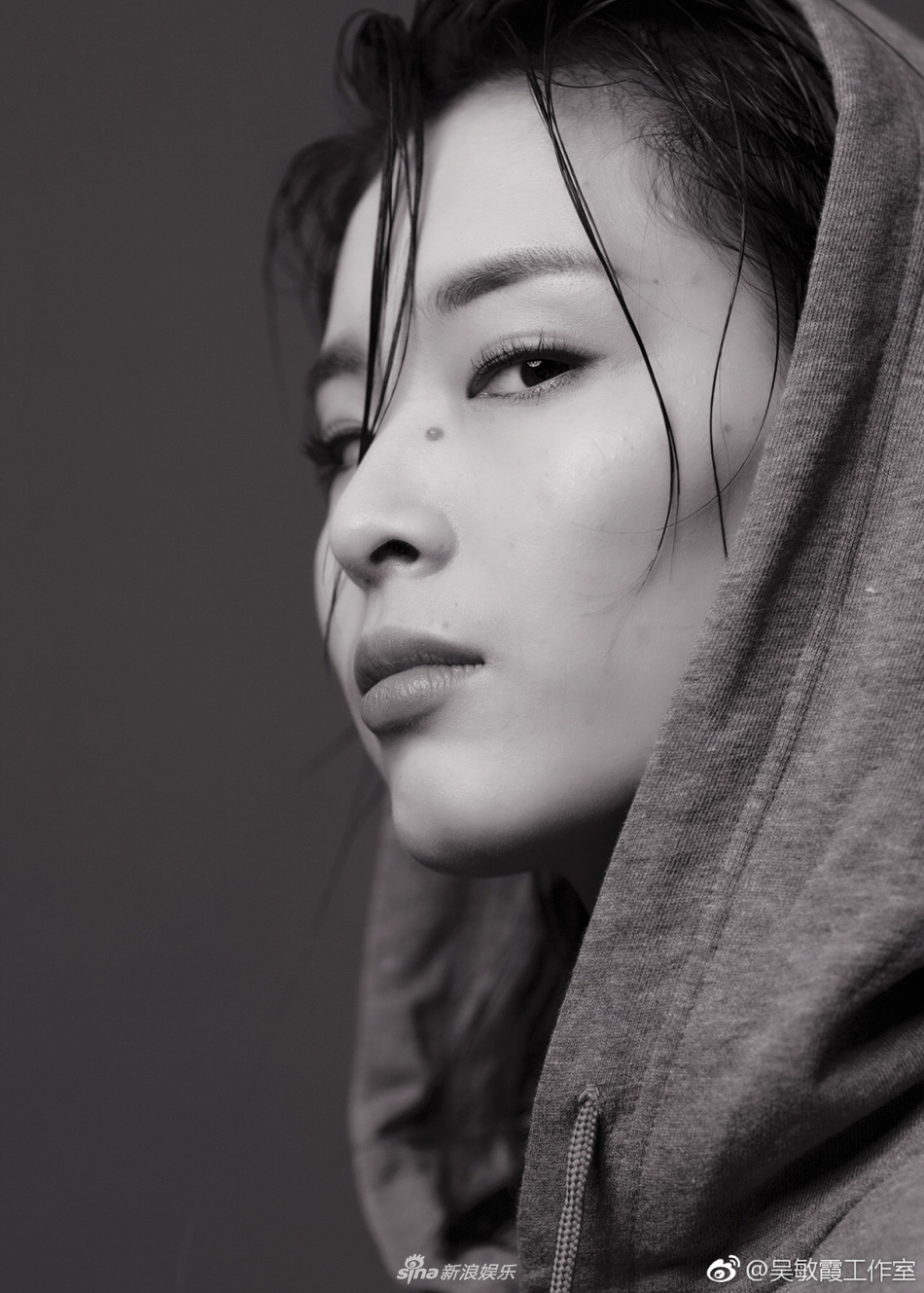 跳水皇后吴敏霞霸气秀身材 背上还有一颗美人痣