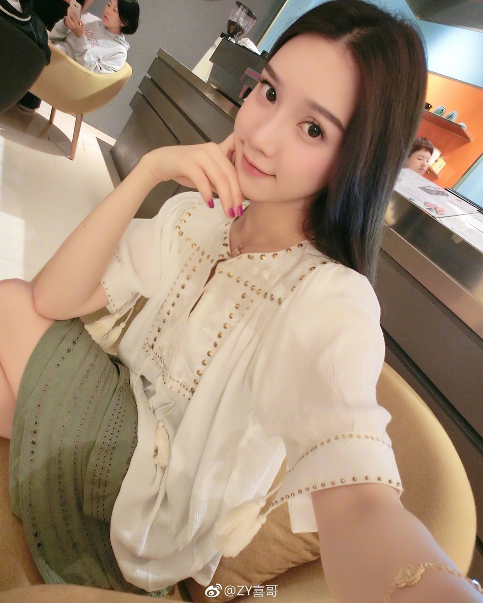 组图:网红喜哥傍上富二代秦奋 生活滋润满身壕牌_高清图集_新浪网