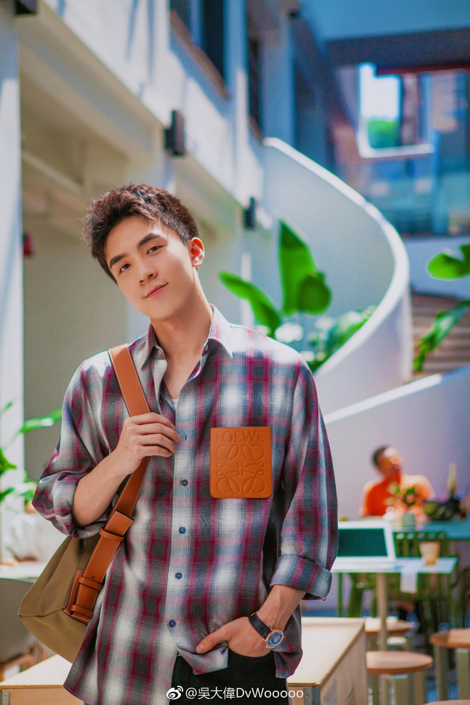 网红男神吴大伟夏日写真 帅气阳光展型男魅力