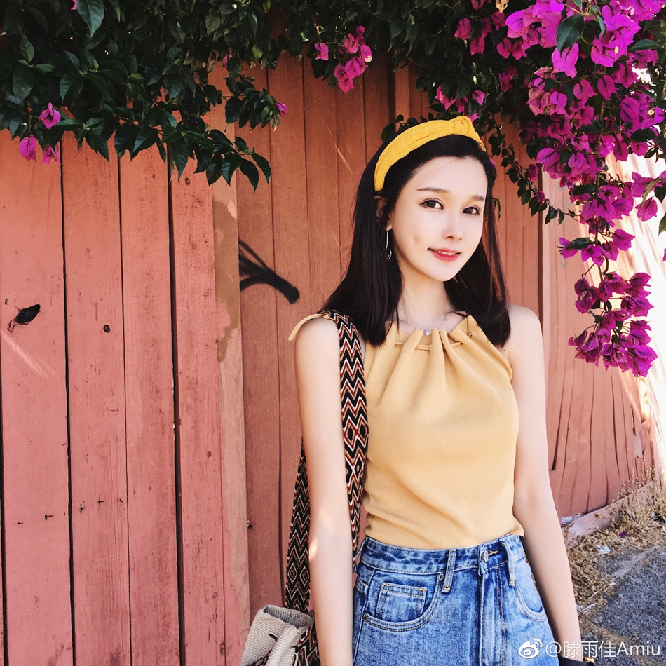 组图:网红滕雨佳自曝遭快车司机下迷药 清纯甜美惹人爱