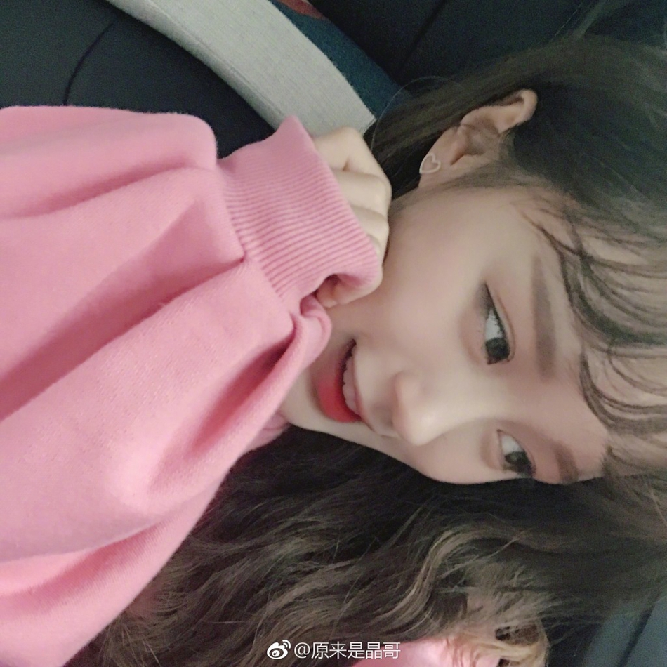 8 / 9 新浪娱乐讯 日前,网红晶哥一组直播的截图