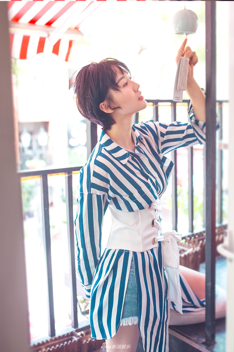 组图:冯瑞睿俏皮短发小露香肩 邻家有女初长成_高清图集_新浪网