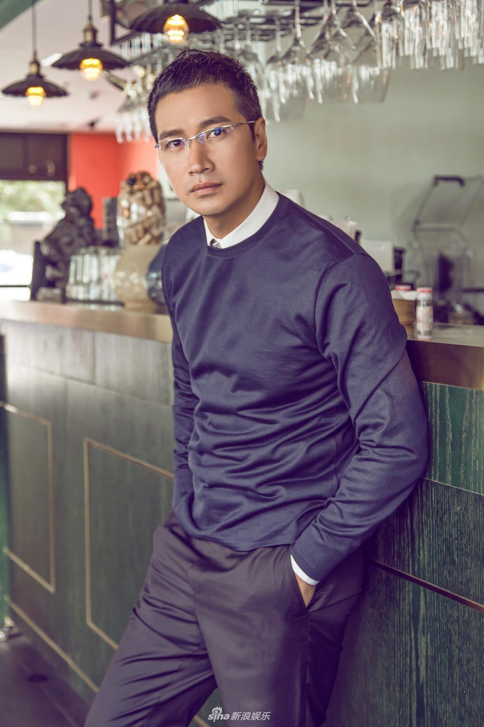 组图:何晟铭荷尔蒙魅惑撩气十足"霸道脸"抢镜