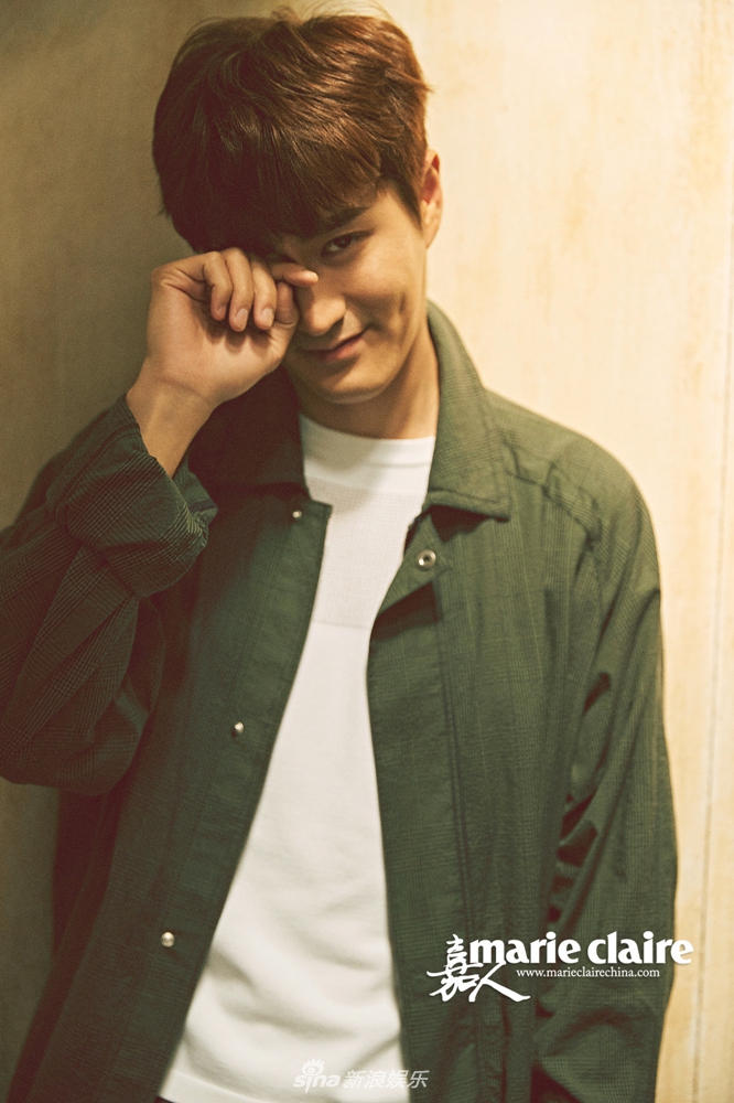 组图杨玏慵懒睡眼迷离演绎忧郁王子